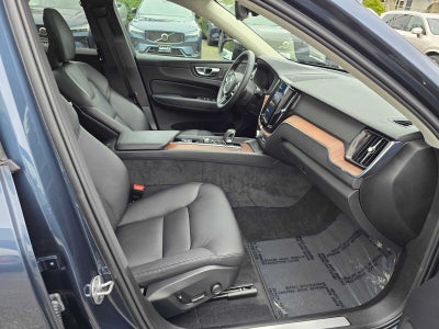 2024 Volvo XC60 Recharge Plug-In Hybrid Plus Dark Theme