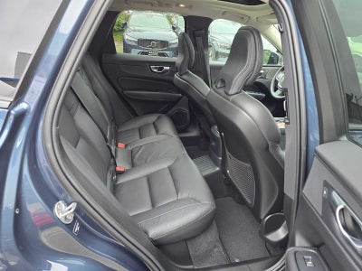 2024 Volvo XC60 Recharge Plug-In Hybrid Plus Dark Theme