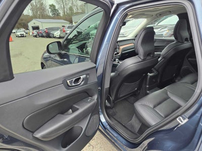 2024 Volvo XC60 Recharge Plug-In Hybrid Plus Dark Theme