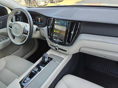 2024 Volvo XC60 Recharge Plug-In Hybrid Plus Dark Theme