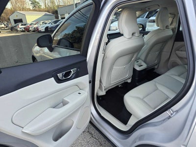 2024 Volvo XC60 Recharge Plug-In Hybrid Plus Dark Theme