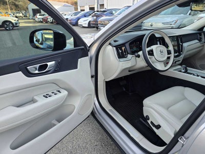 2024 Volvo XC60 Recharge Plug-In Hybrid Plus Dark Theme