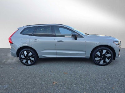 2024 Volvo XC60 Recharge Plug-In Hybrid Plus Dark Theme