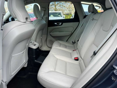 2024 Volvo XC60 Recharge Plug-In Hybrid Plus Dark Theme