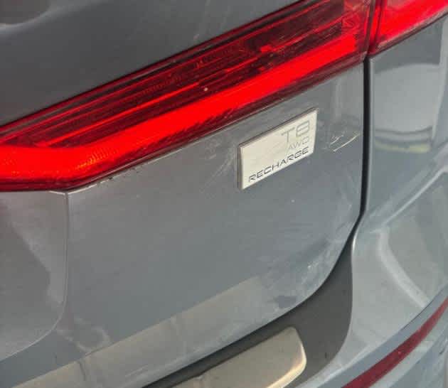 2024 Volvo XC60 Recharge Plug-In Hybrid Plus Dark Theme