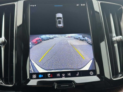 2023 Volvo XC60 Recharge Plug-In Hybrid Plus Bright Theme