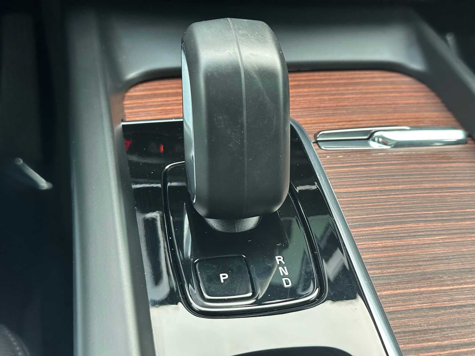 2023 Volvo XC60 Recharge Plug-In Hybrid Plus Bright Theme