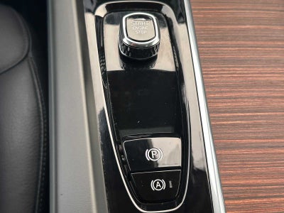 2023 Volvo XC60 Recharge Plug-In Hybrid Plus Bright Theme