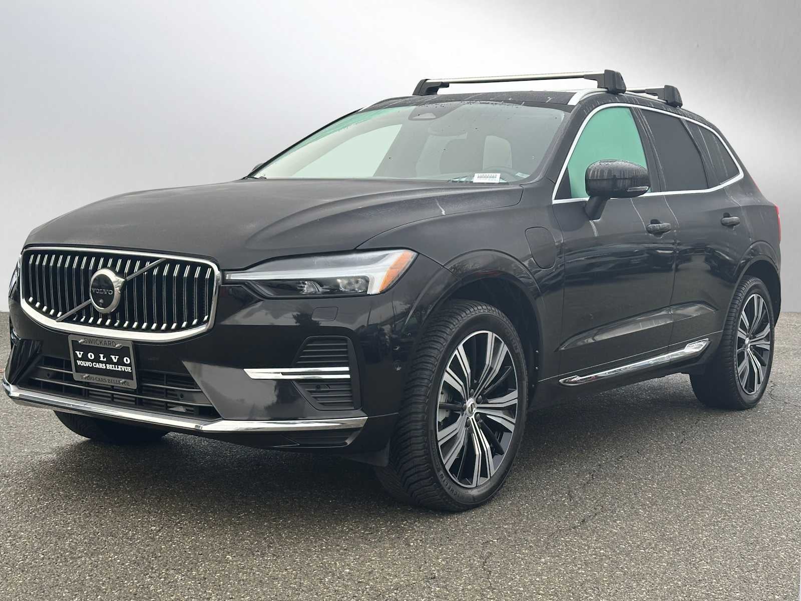 2023 Volvo XC60 Recharge Plug-In Hybrid Plus Bright Theme