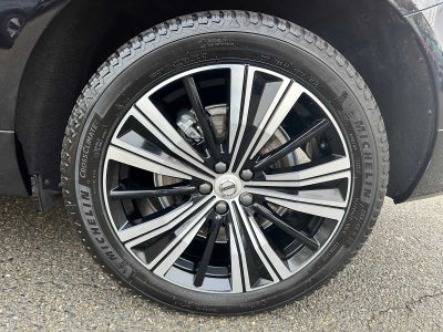 2023 Volvo XC60 Recharge Plug-In Hybrid Plus Bright Theme