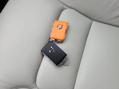 2023 Volvo XC60 Recharge Plug-In Hybrid Plus Bright Theme