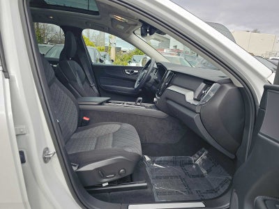 2023 Volvo XC60 Recharge Plug-In Hybrid Core Bright Theme