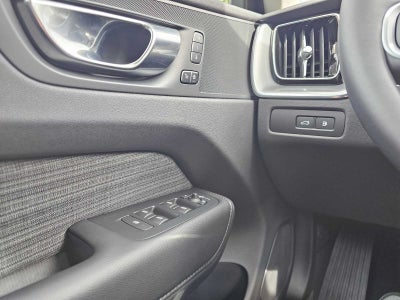 2023 Volvo XC60 Recharge Plug-In Hybrid Core Bright Theme