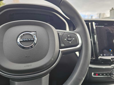 2023 Volvo XC60 Recharge Plug-In Hybrid Core Bright Theme