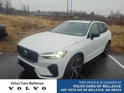 2023 Volvo XC60 Recharge Plug-In Hybrid Ultimate Dark Theme