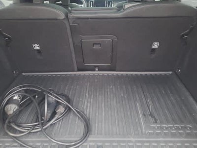 2023 Volvo XC60 Recharge Plug-In Hybrid Ultimate Dark Theme