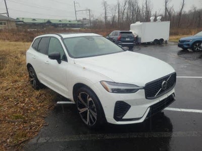 2023 Volvo XC60 Recharge Plug-In Hybrid Ultimate Dark Theme