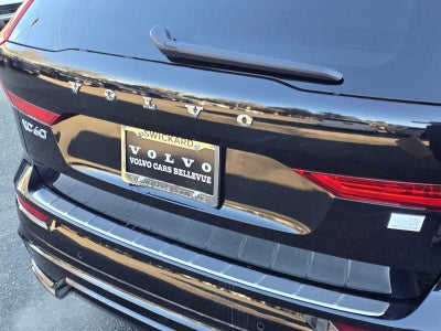 2023 Volvo XC60 Recharge Plug-In Hybrid Ultimate Dark Theme