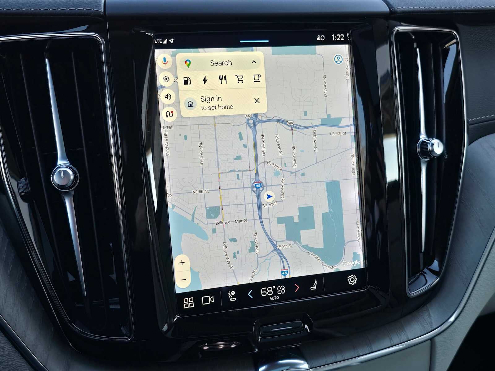 2023 Volvo XC60 Recharge Plug-In Hybrid Ultimate Dark Theme