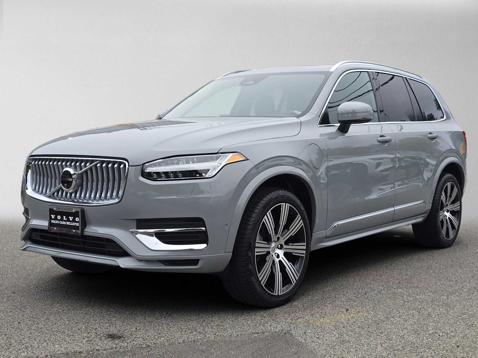 2025 Volvo XC90 Plug-In Hybrid Plus