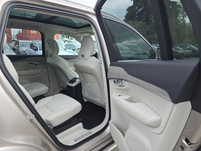 2025 Volvo XC90 Plug-In Hybrid Plus