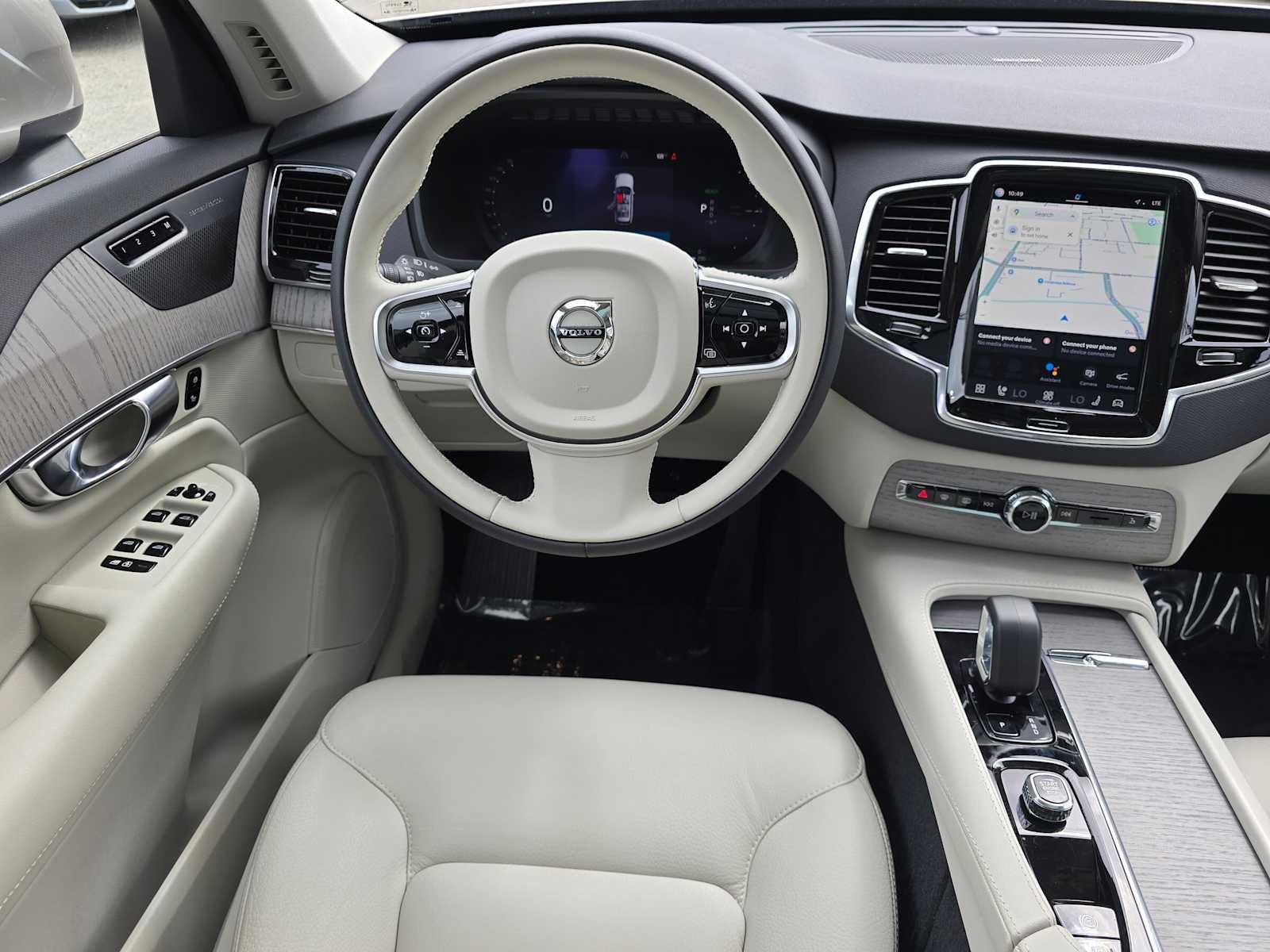 2025 Volvo XC90 Plug-In Hybrid Plus