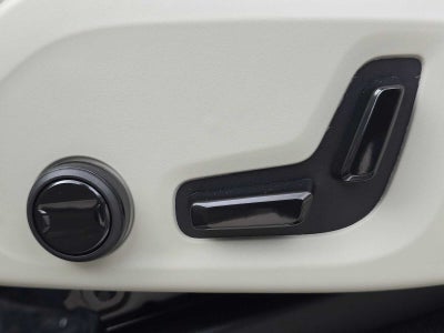 2025 Volvo XC90 Plug-In Hybrid Plus