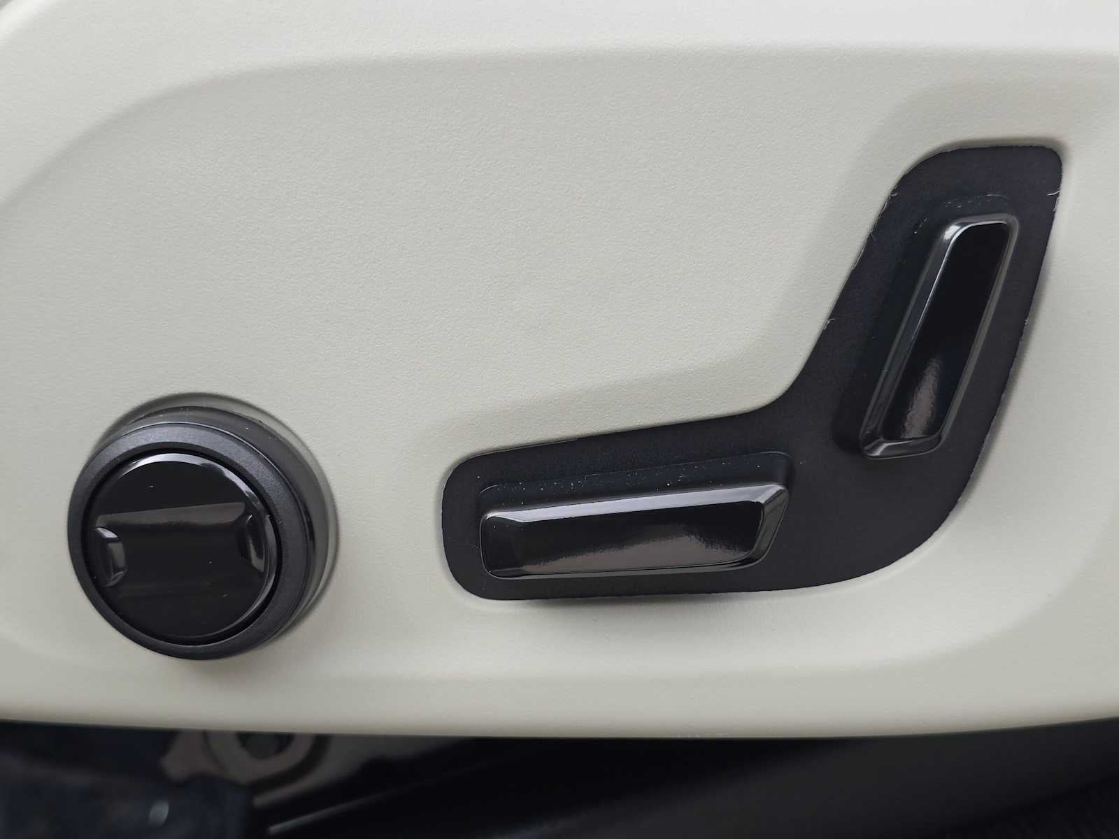2025 Volvo XC90 Plug-In Hybrid Plus