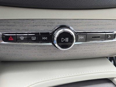 2025 Volvo XC90 Plug-In Hybrid Plus