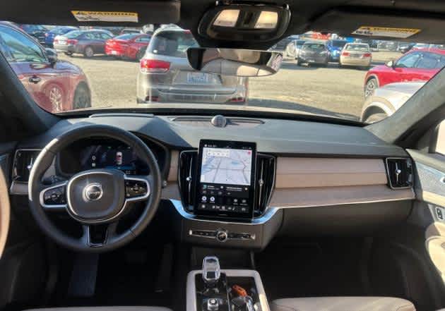 2025 Volvo XC90 Plug-In Hybrid Ultra