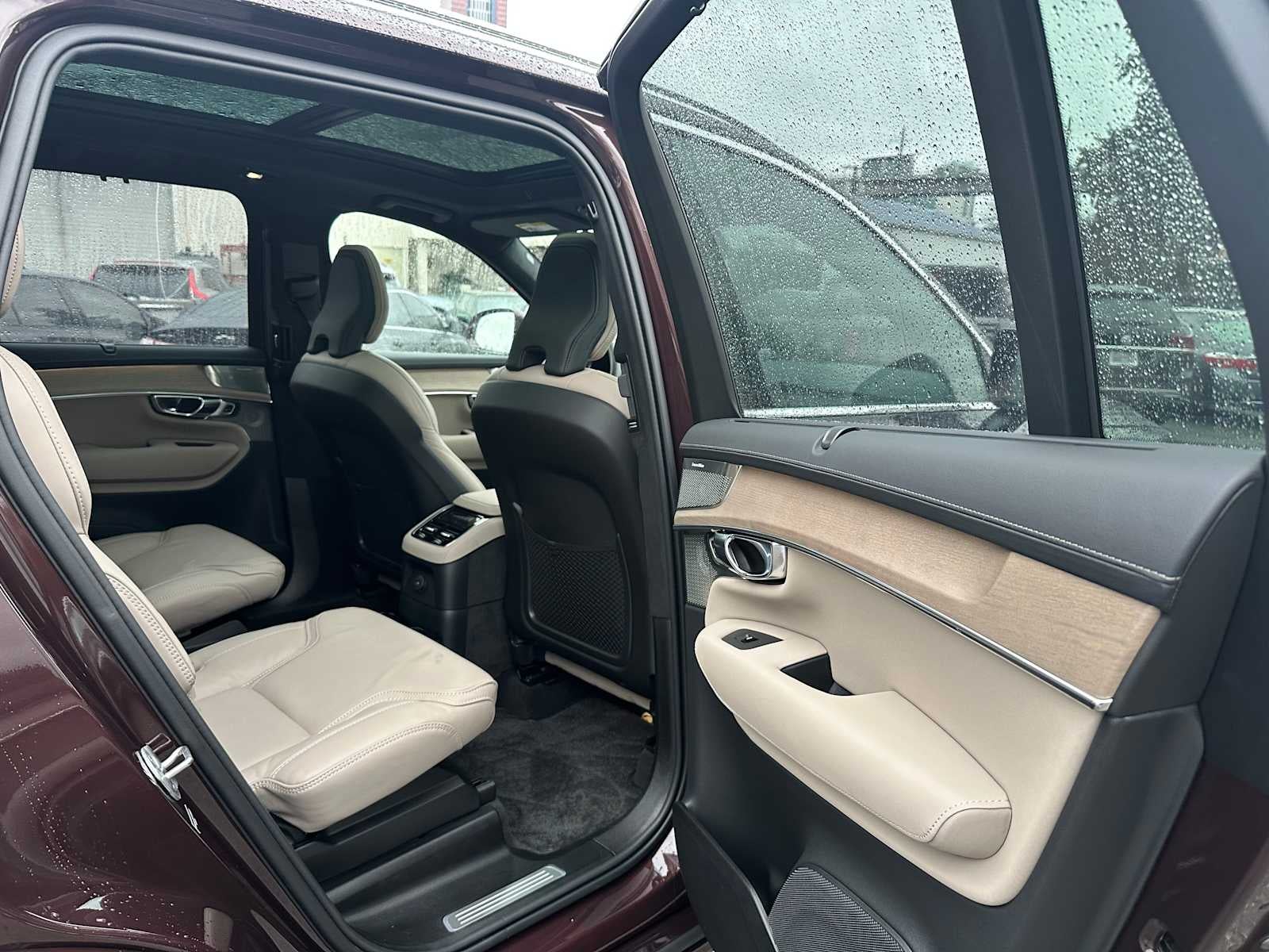 2025 Volvo XC90 Plug-In Hybrid Ultra