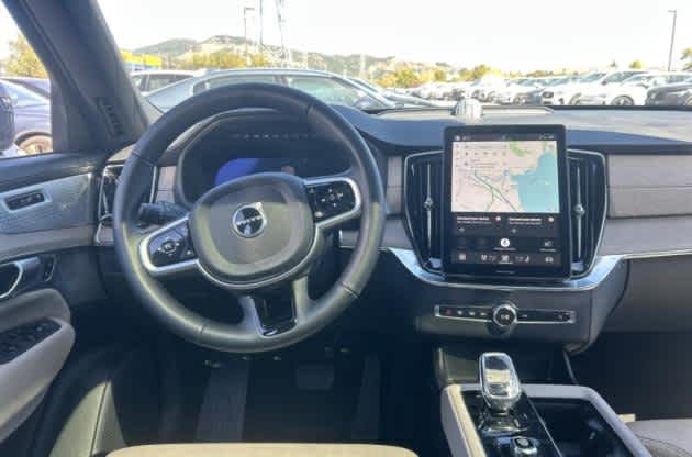 2025 Volvo XC90 Plug-In Hybrid Ultra
