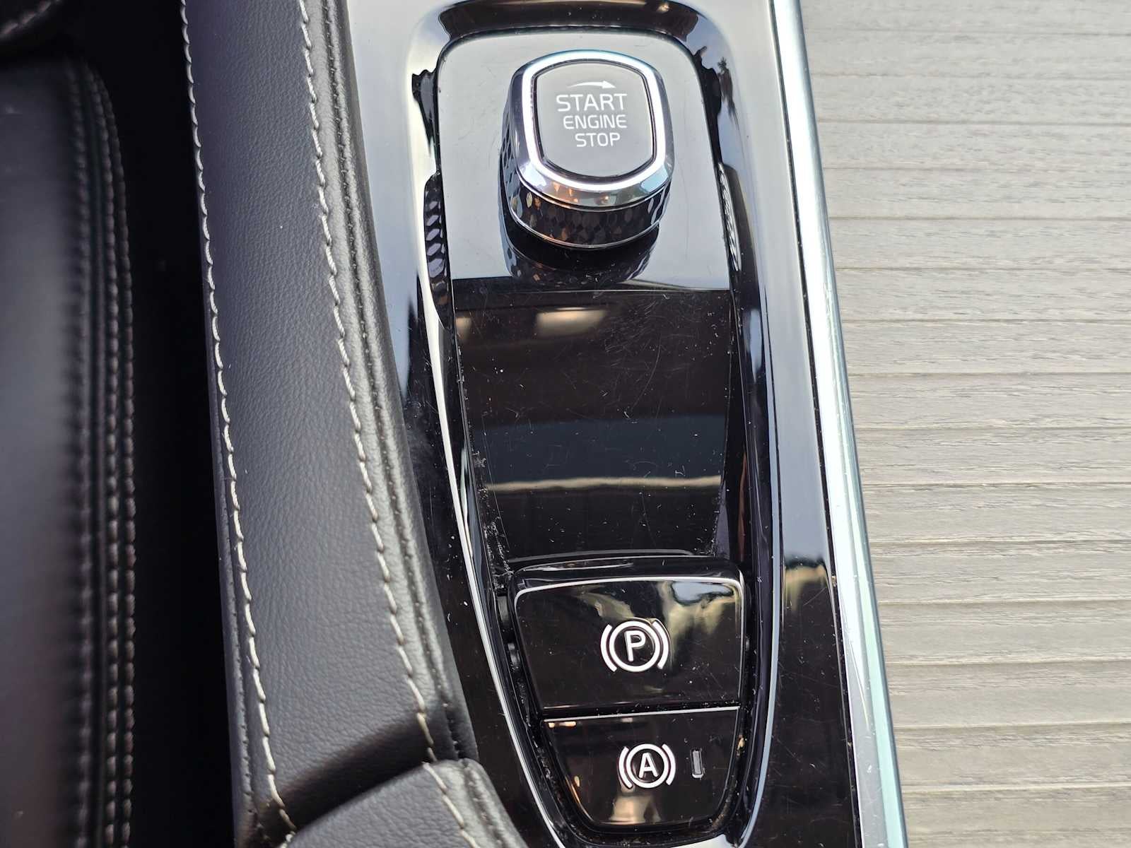 2024 Volvo XC90 Recharge Plug-In Hybrid Ultimate