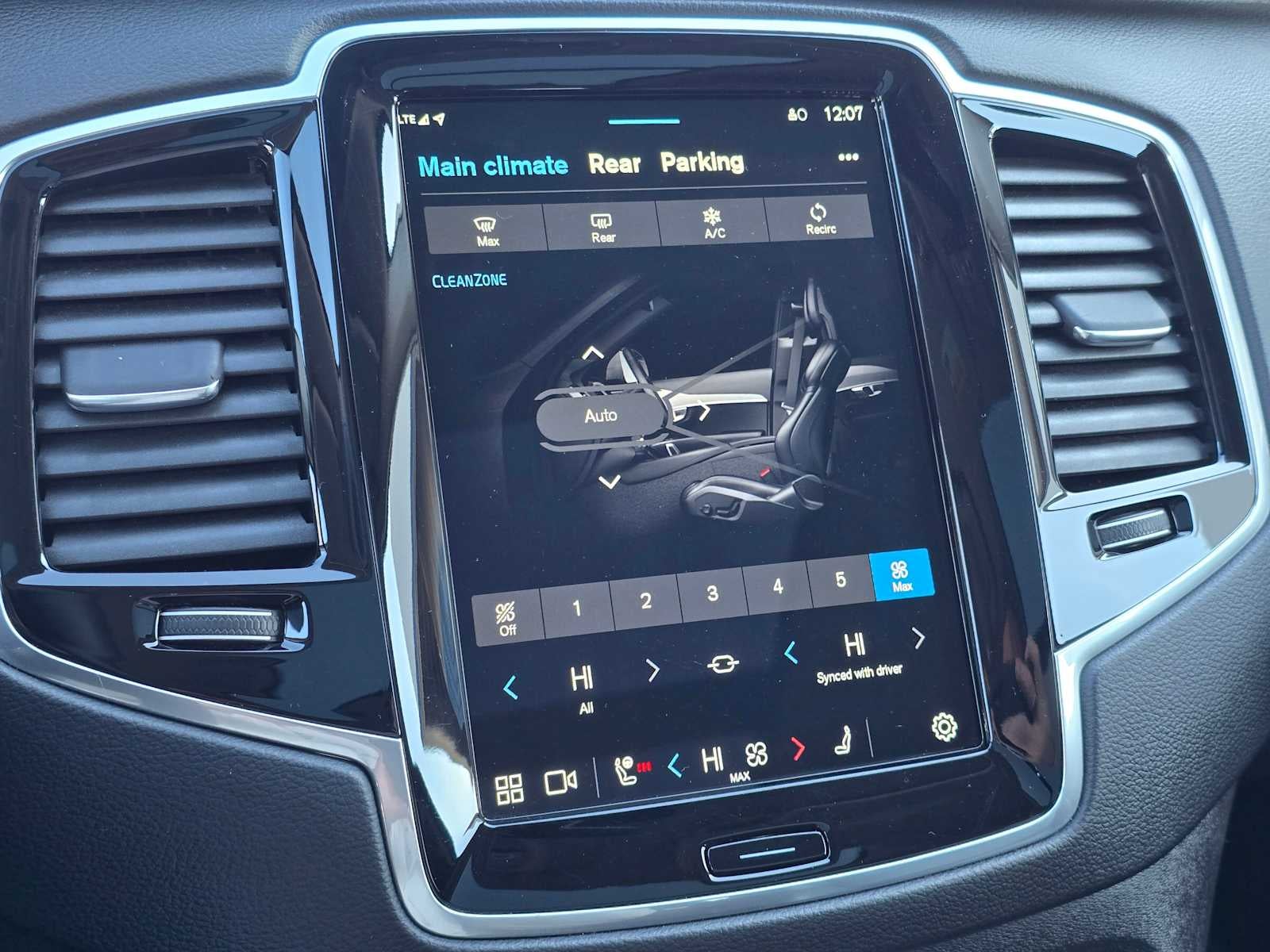 2024 Volvo XC90 Recharge Plug-In Hybrid Ultimate