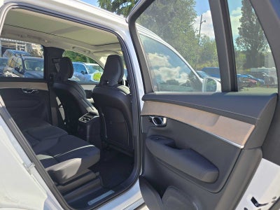 2025 Volvo XC90 Plug-In Hybrid Plus