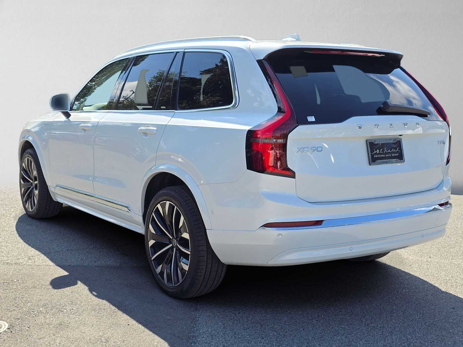 2025 Volvo XC90 Plug-In Hybrid Plus
