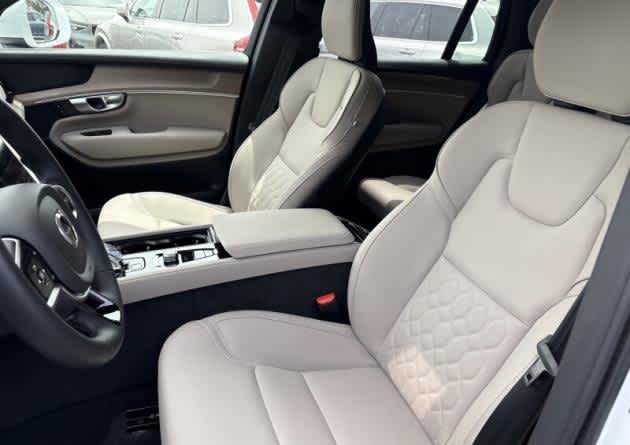2025 Volvo XC90 Plug-In Hybrid Plus