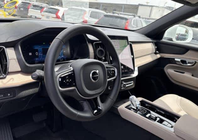 2025 Volvo XC90 Plug-In Hybrid Plus