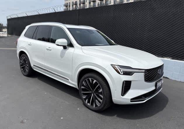 2025 Volvo XC90 Plug-In Hybrid Plus