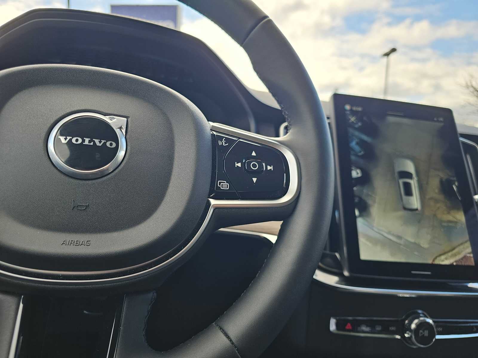 2025 Volvo XC90 Plug-In Hybrid Plus
