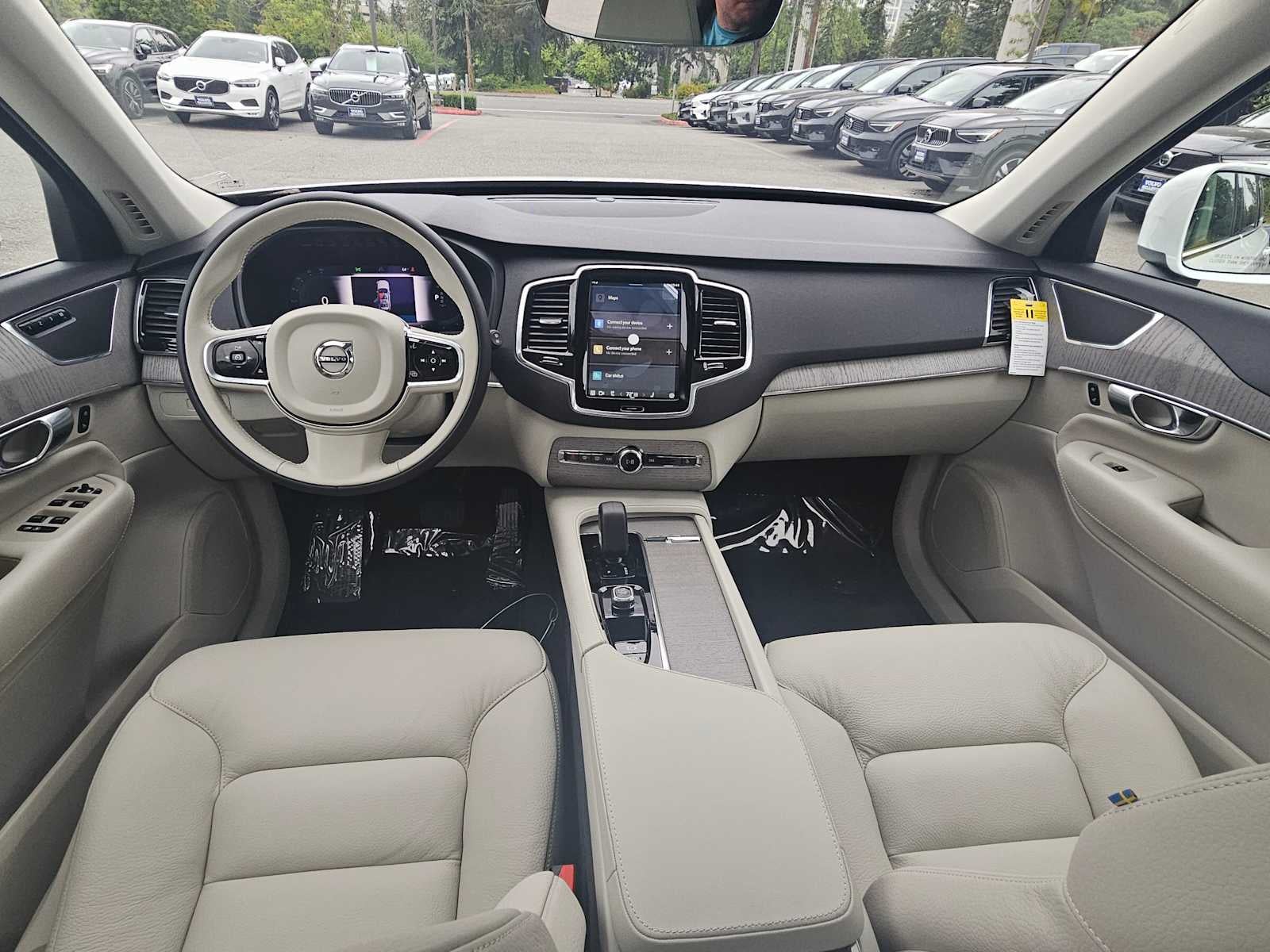 2025 Volvo XC90 Plug-In Hybrid Plus