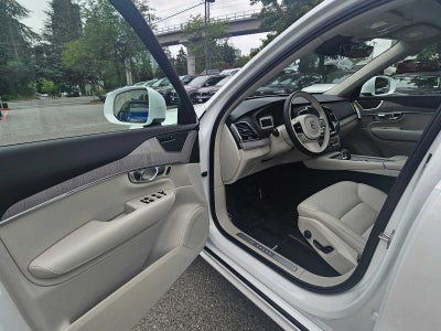 2025 Volvo XC90 Plug-In Hybrid Plus