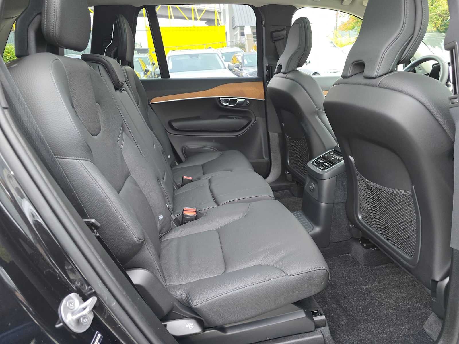 2025 Volvo XC90 Plug-In Hybrid Plus