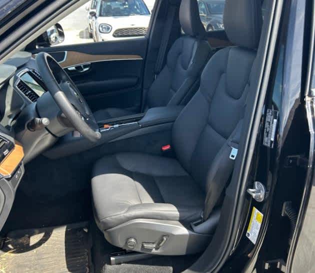 2025 Volvo XC90 Plug-In Hybrid Plus