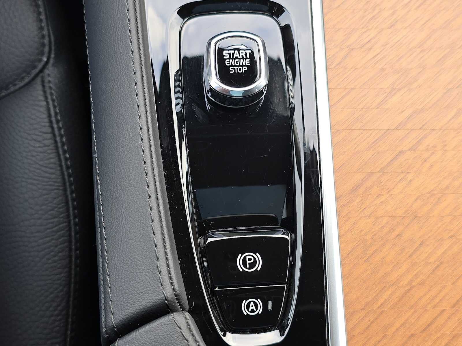 2025 Volvo XC90 Plug-In Hybrid Plus