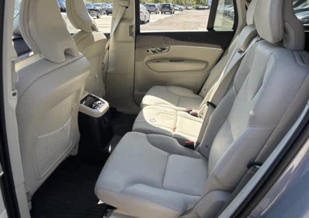 2025 Volvo XC90 Plug-In Hybrid Plus