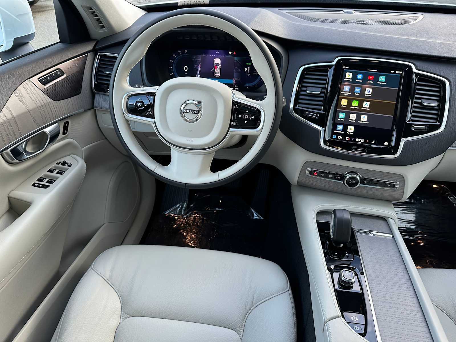 2025 Volvo XC90 Plug-In Hybrid Plus