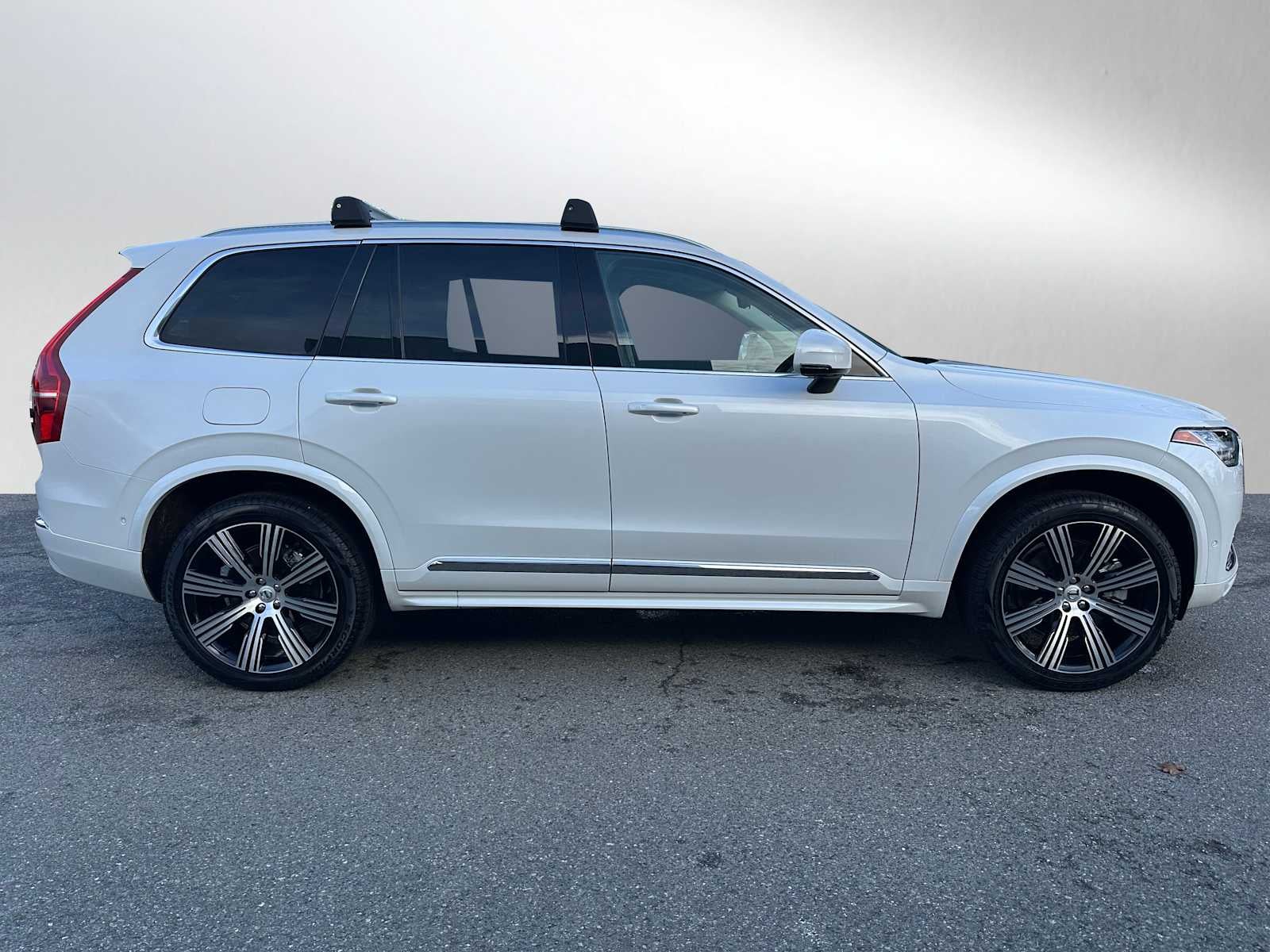 2025 Volvo XC90 Plug-In Hybrid Plus