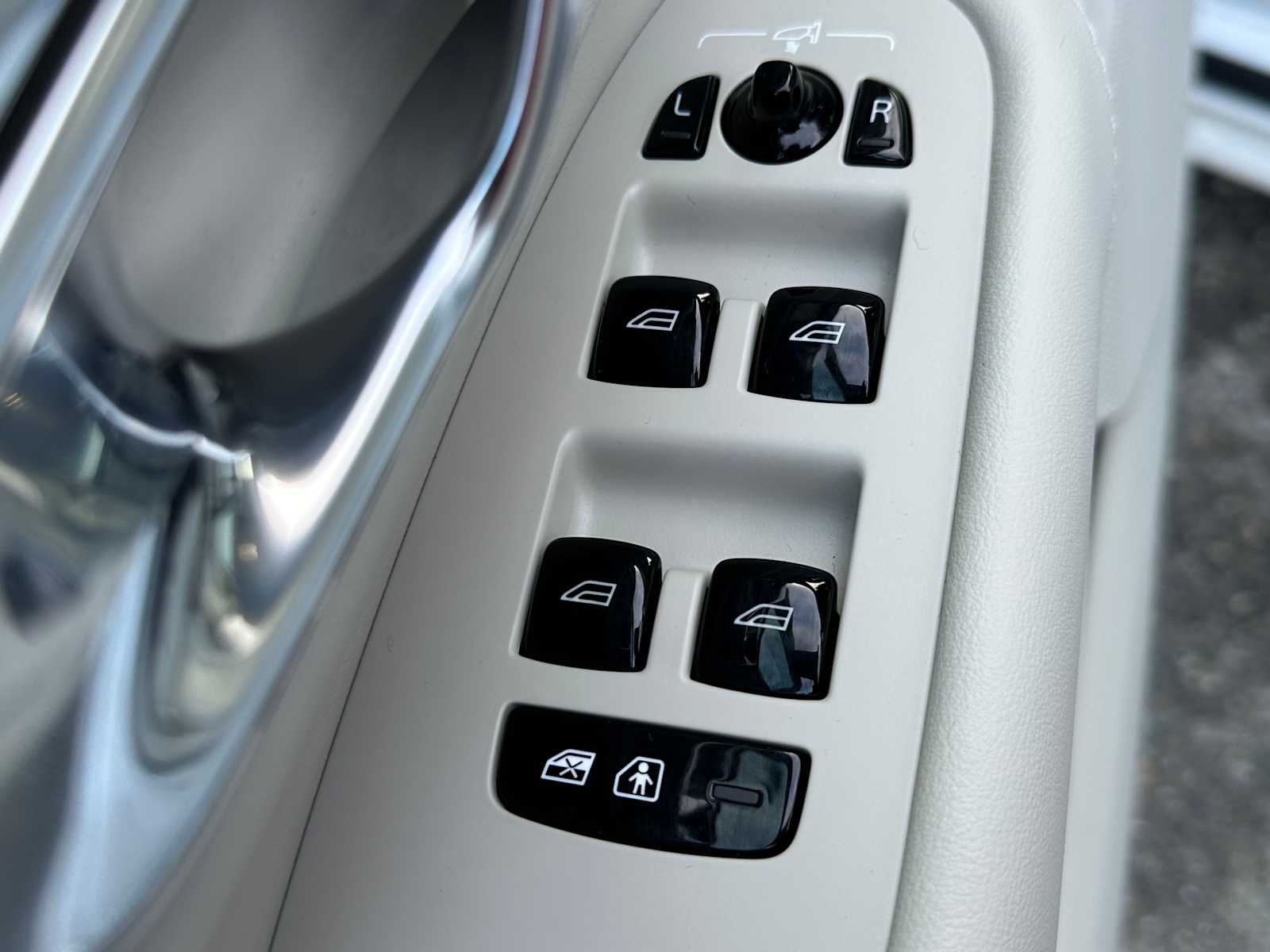 2025 Volvo XC90 Plug-In Hybrid Plus