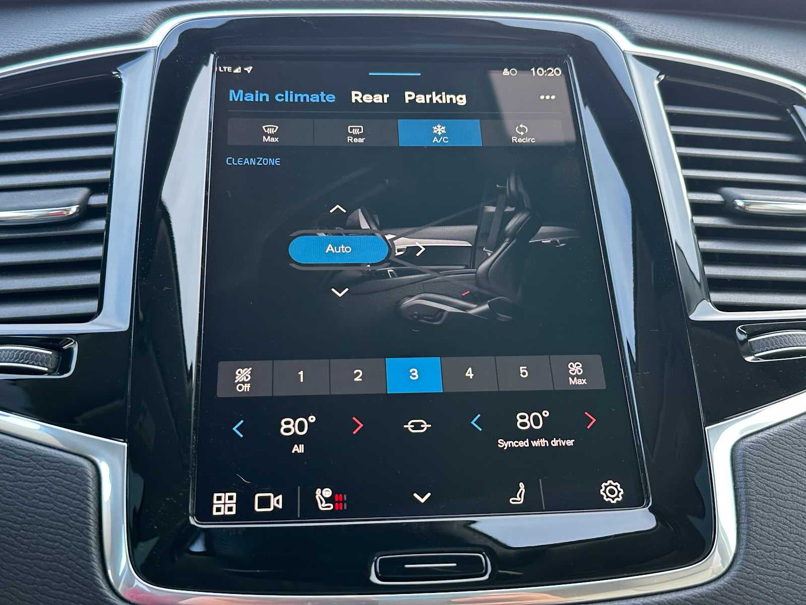 2025 Volvo XC90 Plug-In Hybrid Plus